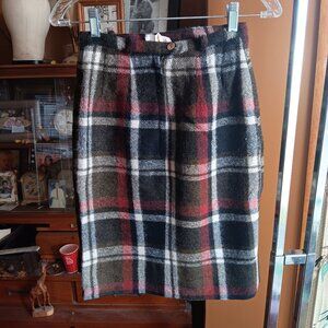 24" Vintage 1960's Womens Wool Skirt BROWN PLAID MODE OD DAY WOOL CAMP